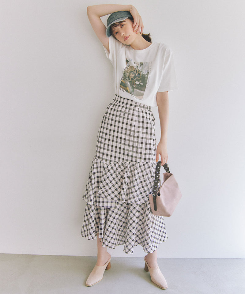 check asymmetrical skirt