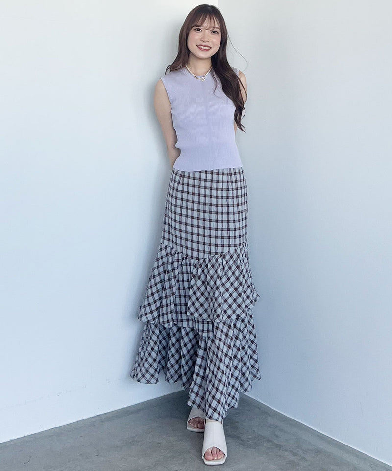 check asymmetrical skirt