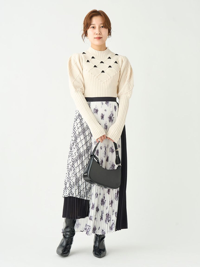 motif embroidered knit top