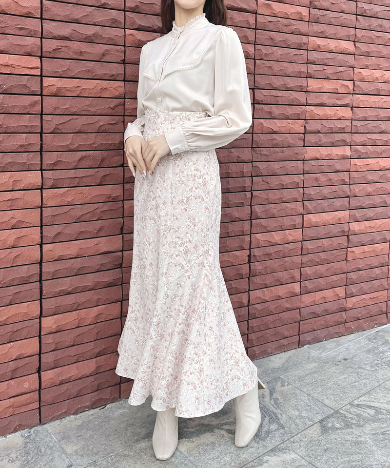 square collar blouse