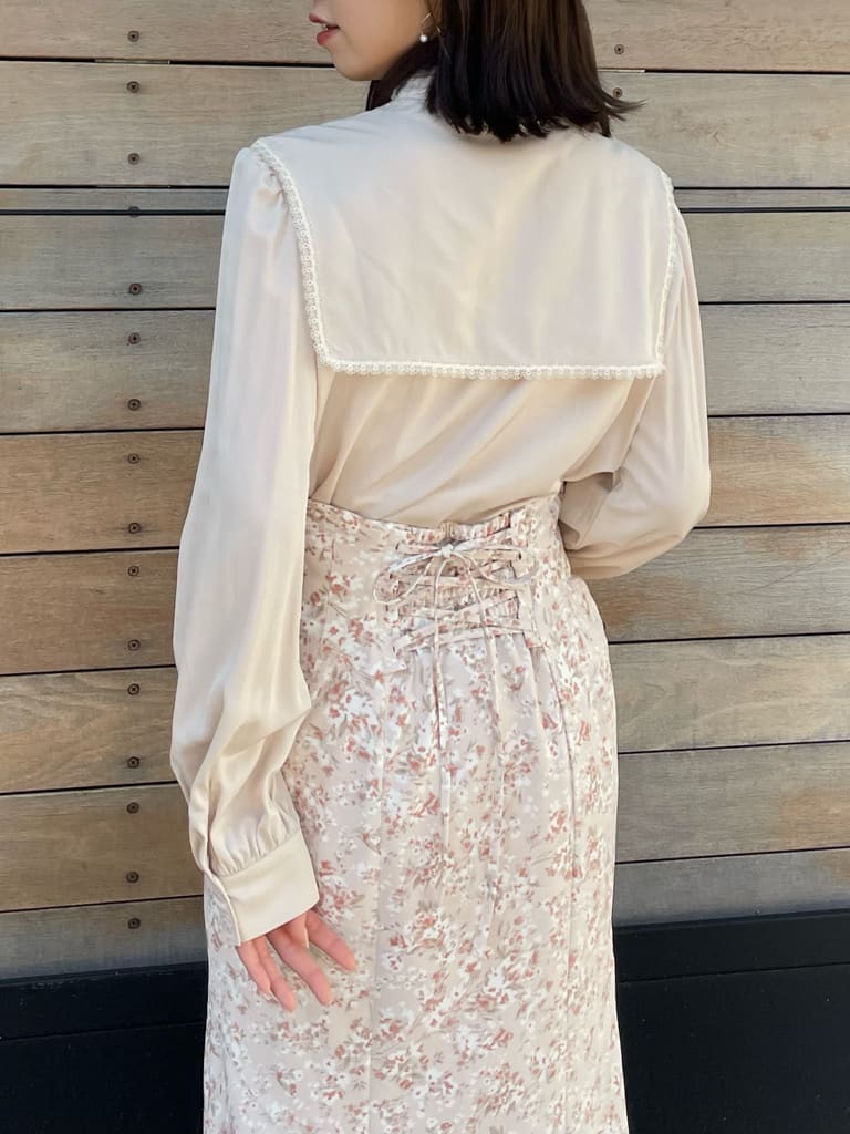 square collar blouse