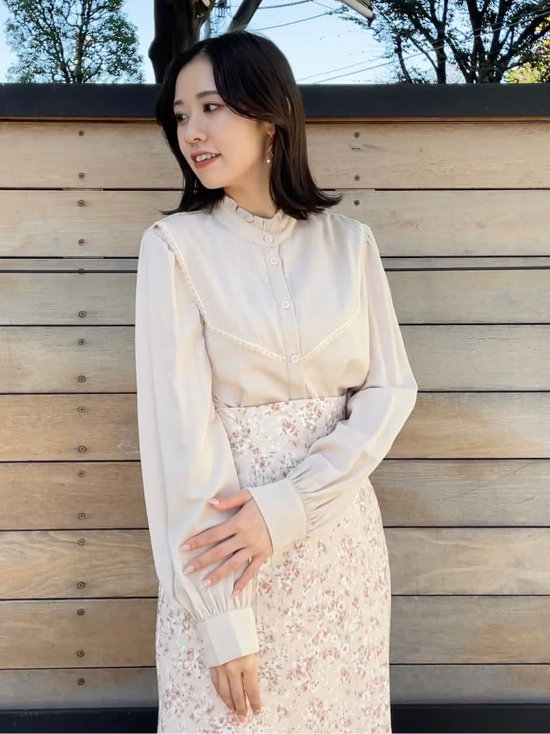 square collar blouse