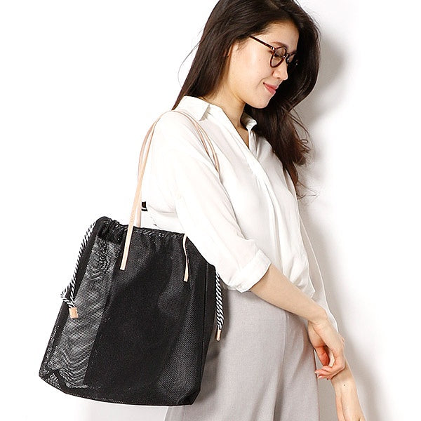 different material mix tote bag